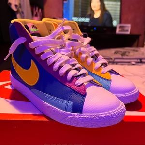 NIKE BLAZER GS SIZE 5.5